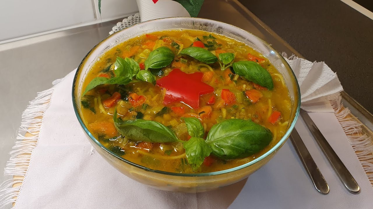 Healthy Lentil Soup with Spaghetti & Veggies 
