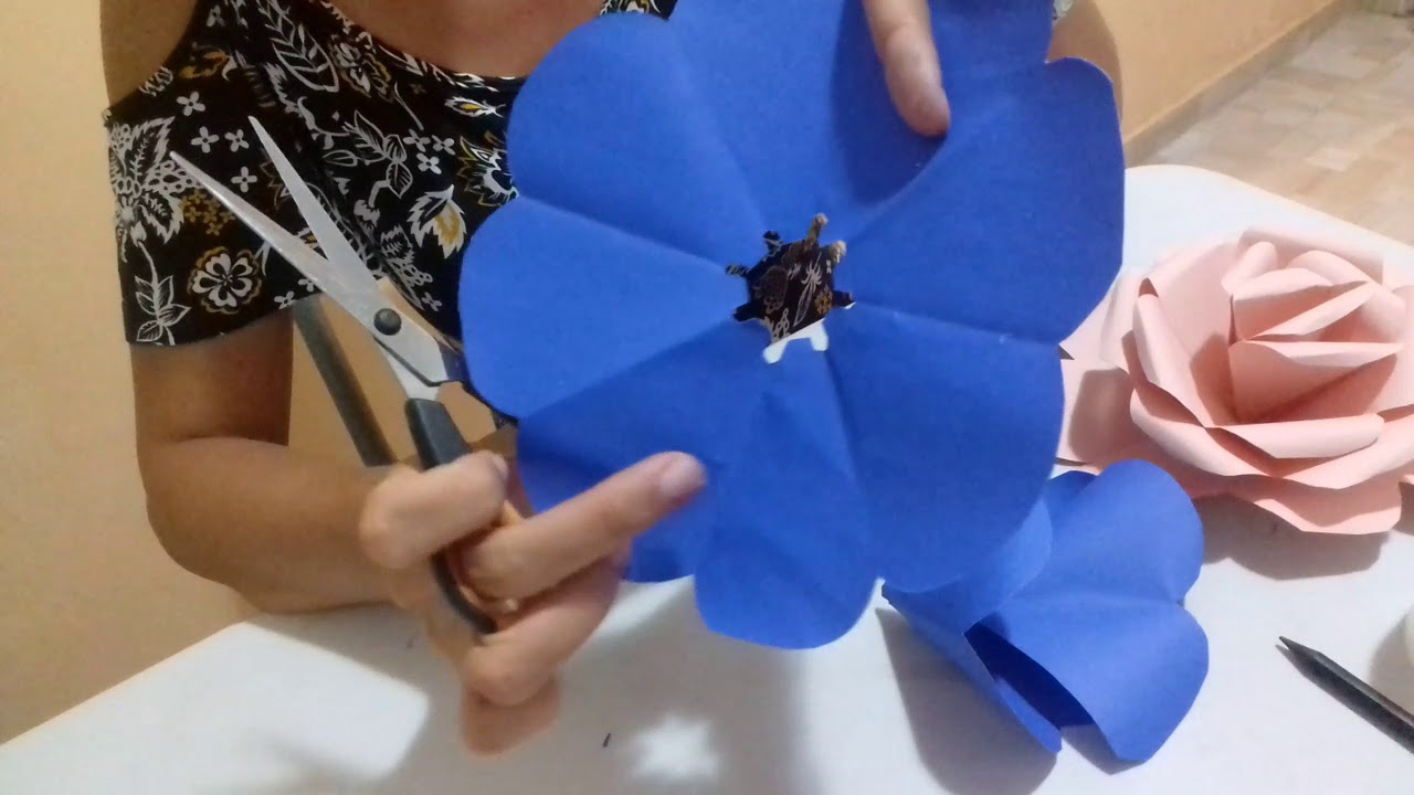 Flor de cartolina fácil e rápida