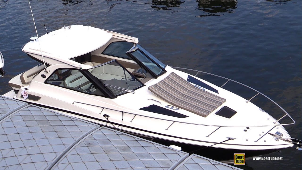 2017 Regal 35 Sport Coupe Yacht - Walkaround - 2017 Montreal In Water Boat Show