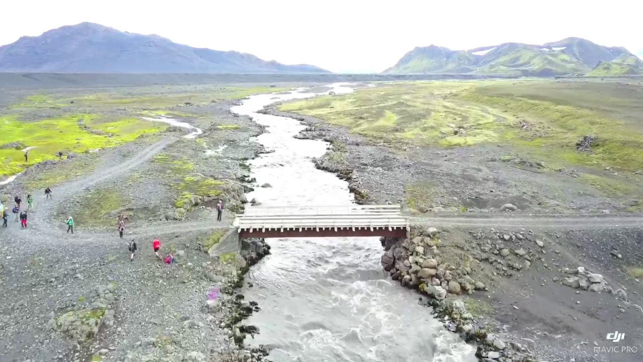 Trekking de LAUGAVEGUR en Islandia a vista de drone