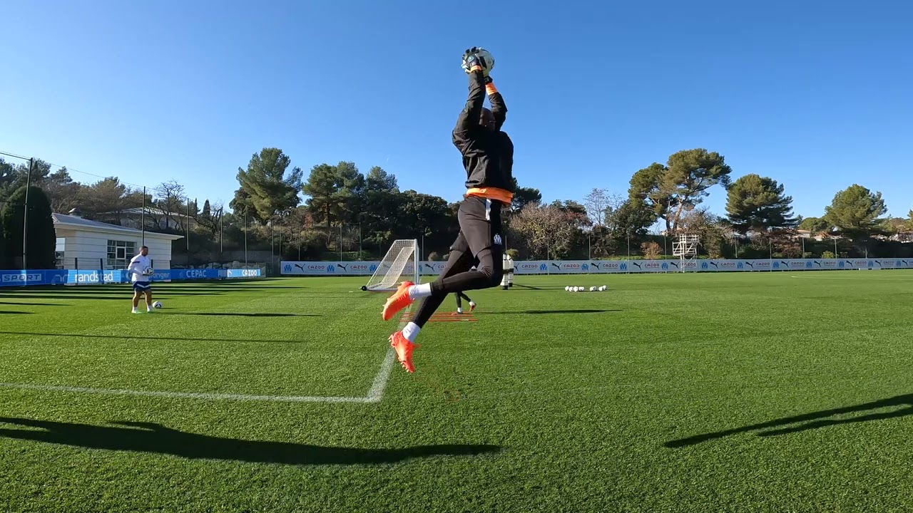 Primera parte (activación) entrenamiento juego aéreo (Pau López - Rubén - Simon Ngapandouetnbu)