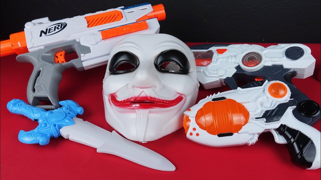 Nerf Mediator and Star Wars Weapons - Vendetta Mask Nerf Mediator Gun and Space Guns