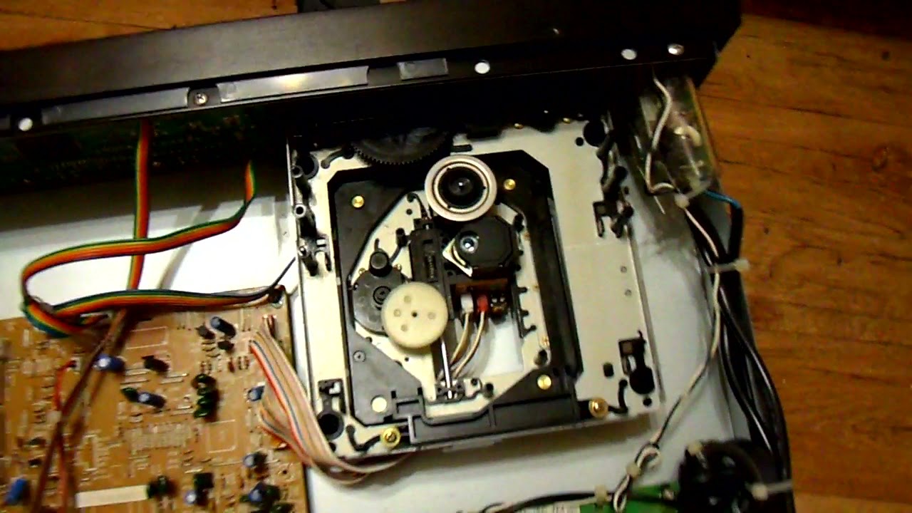 ROTEL RCD-930AX. Визуальный осмотр, диагностика и замена пассика привода лотка CD-проигрывателя.