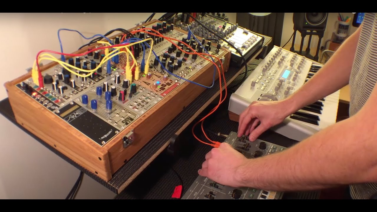 Roland MC-202 Sequencing (With Elements & DPO)