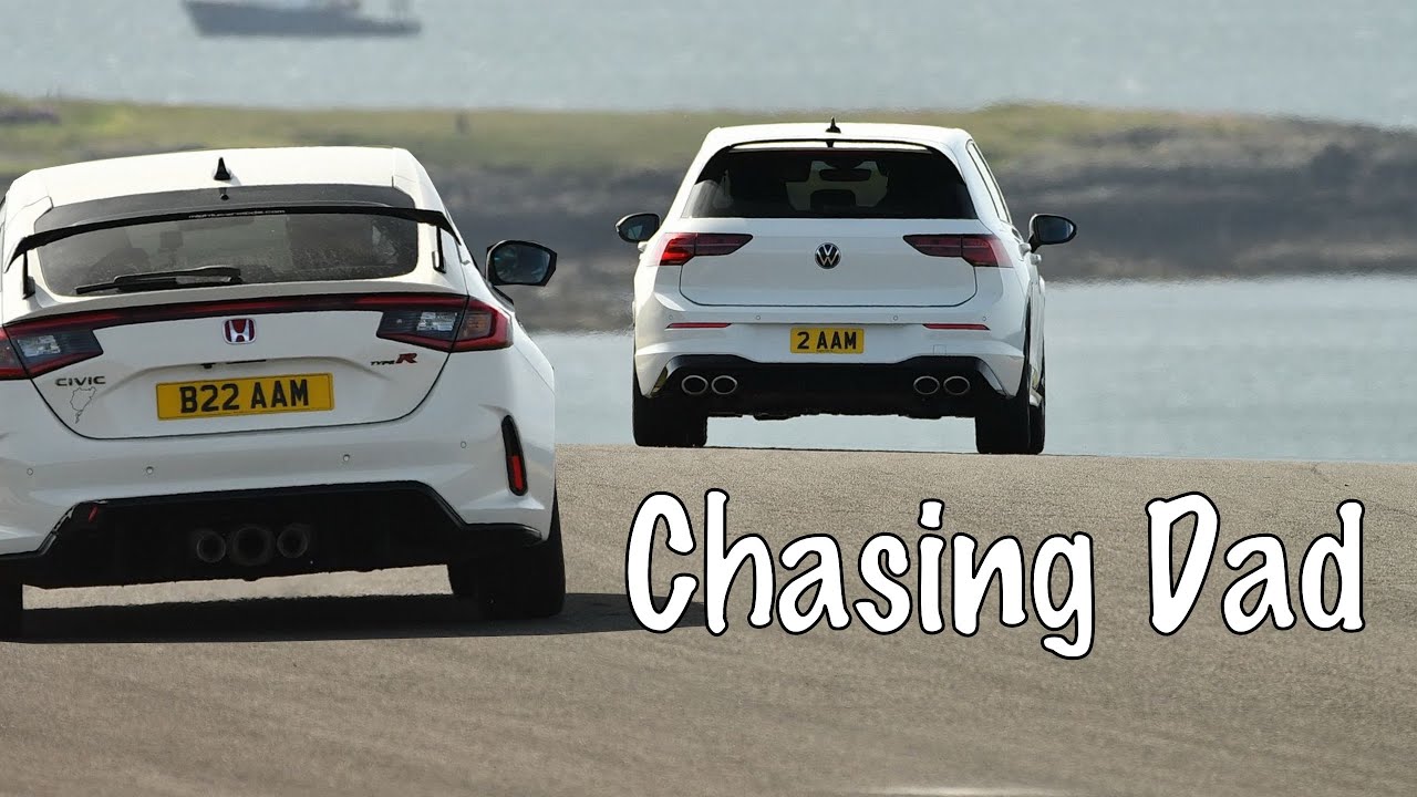 FL5 HONDA CIVIC Type R chasing Mk8 VW Golf R Anglesey International 29.05.23
