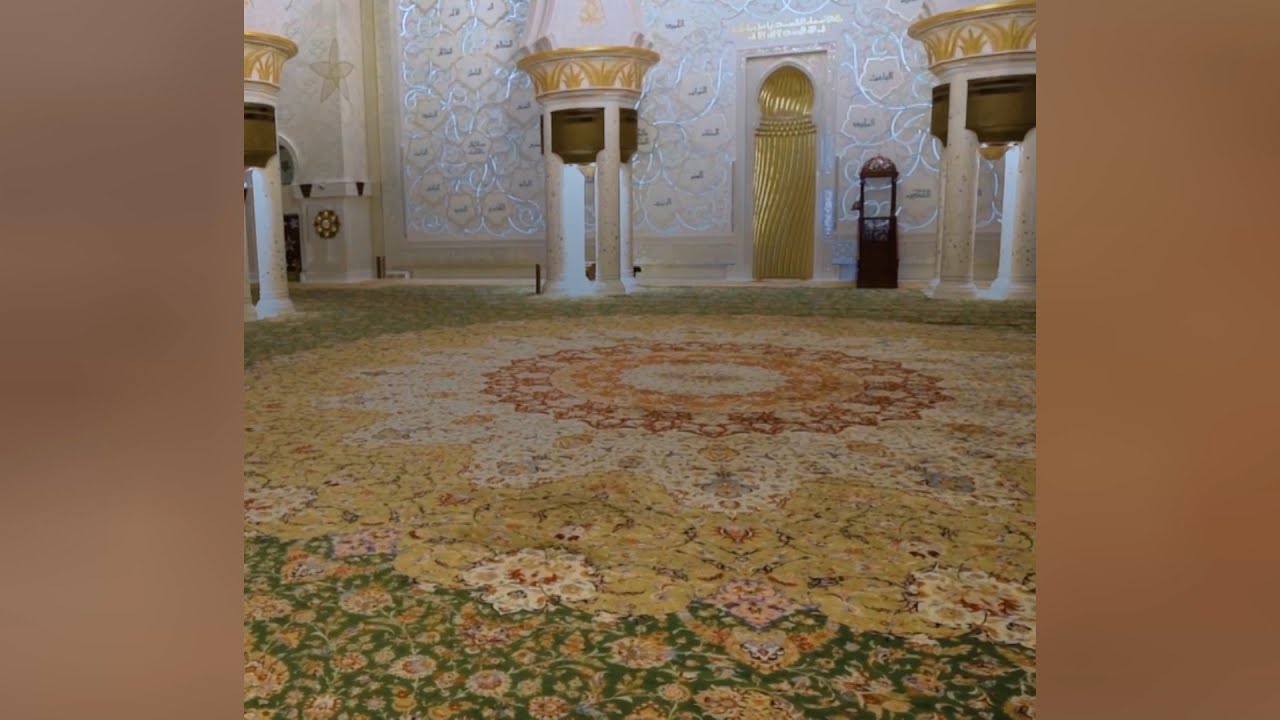 سجادة جامع الشيخ زايد الكبير تحفة جمالية والأكبر في العالم