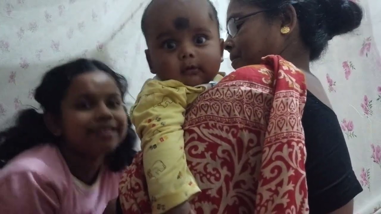 ভোর হলেই দিদুন বাড়িতে চলে যাবে। একবেলা থাকবে, দিদিভাই দুষ্টুমি করছে।
