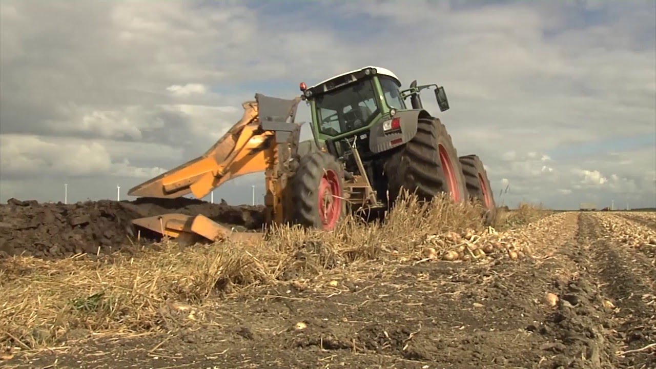 TraktorTV Folge 48 - Ein Fendt Vario 939  und ein Cameco 805 mit 600 PS beim Tiefpflügen
