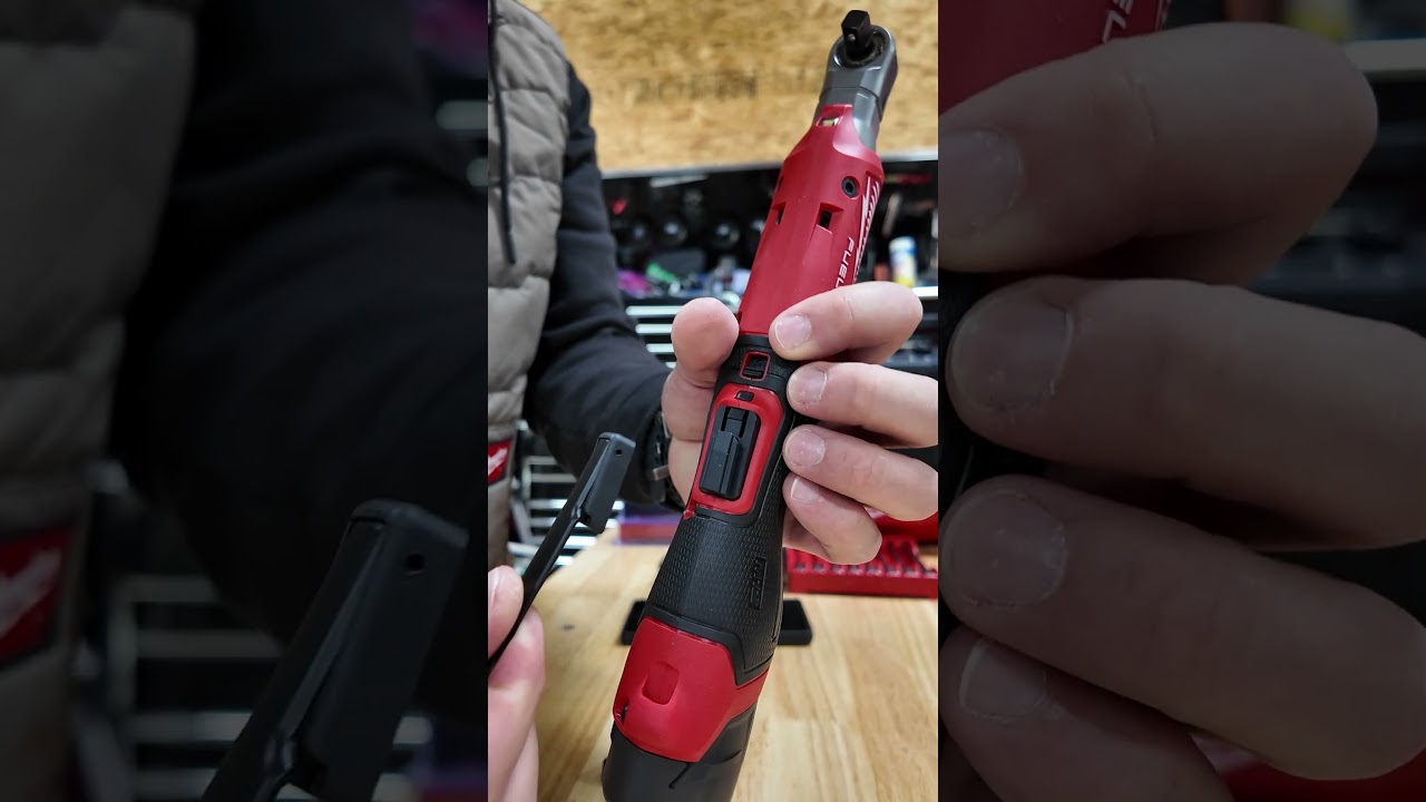 Paddle vs. Button? Customize Your Milwaukee Ratchet! ⚡️