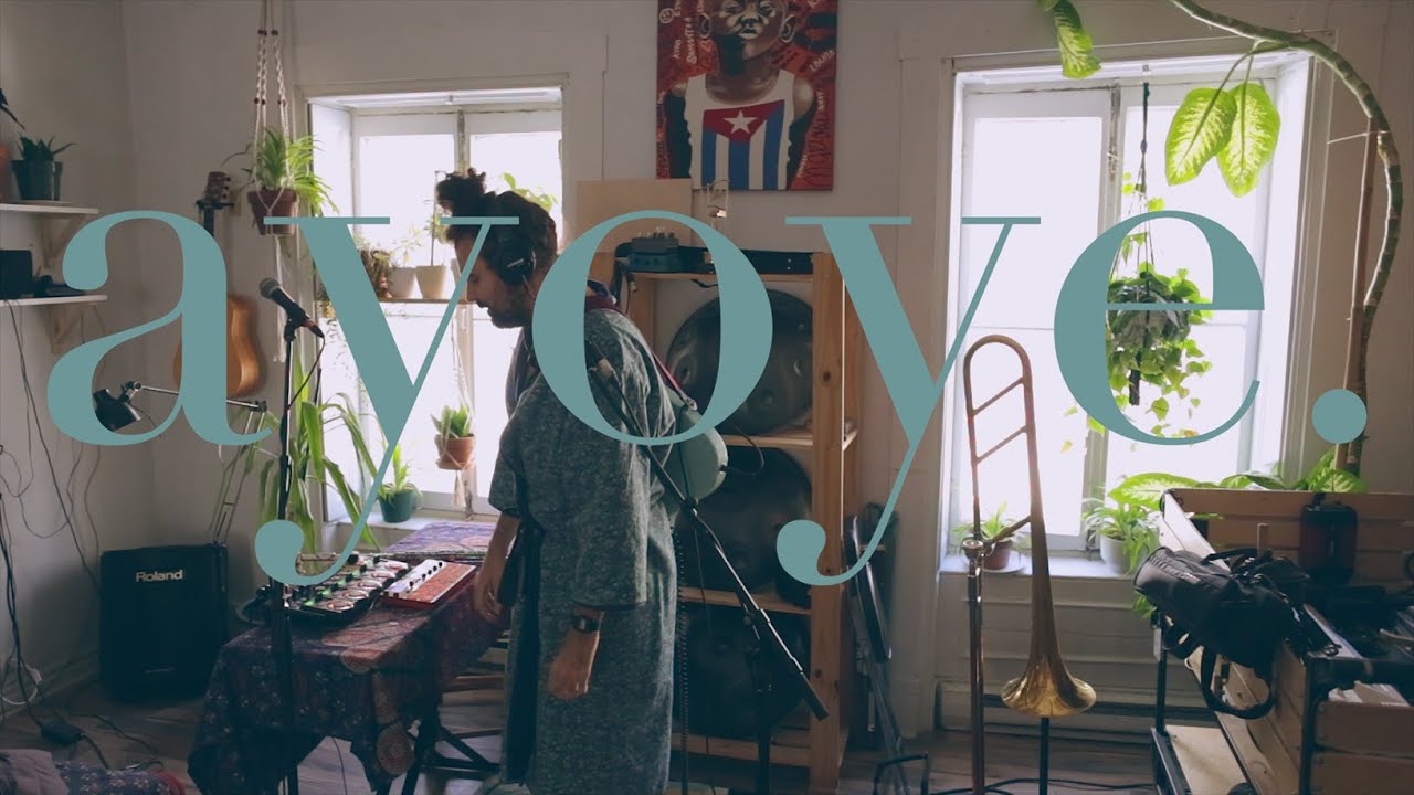 Ayoye. (Live looping FKJ ft. Masego - Tadow cover)