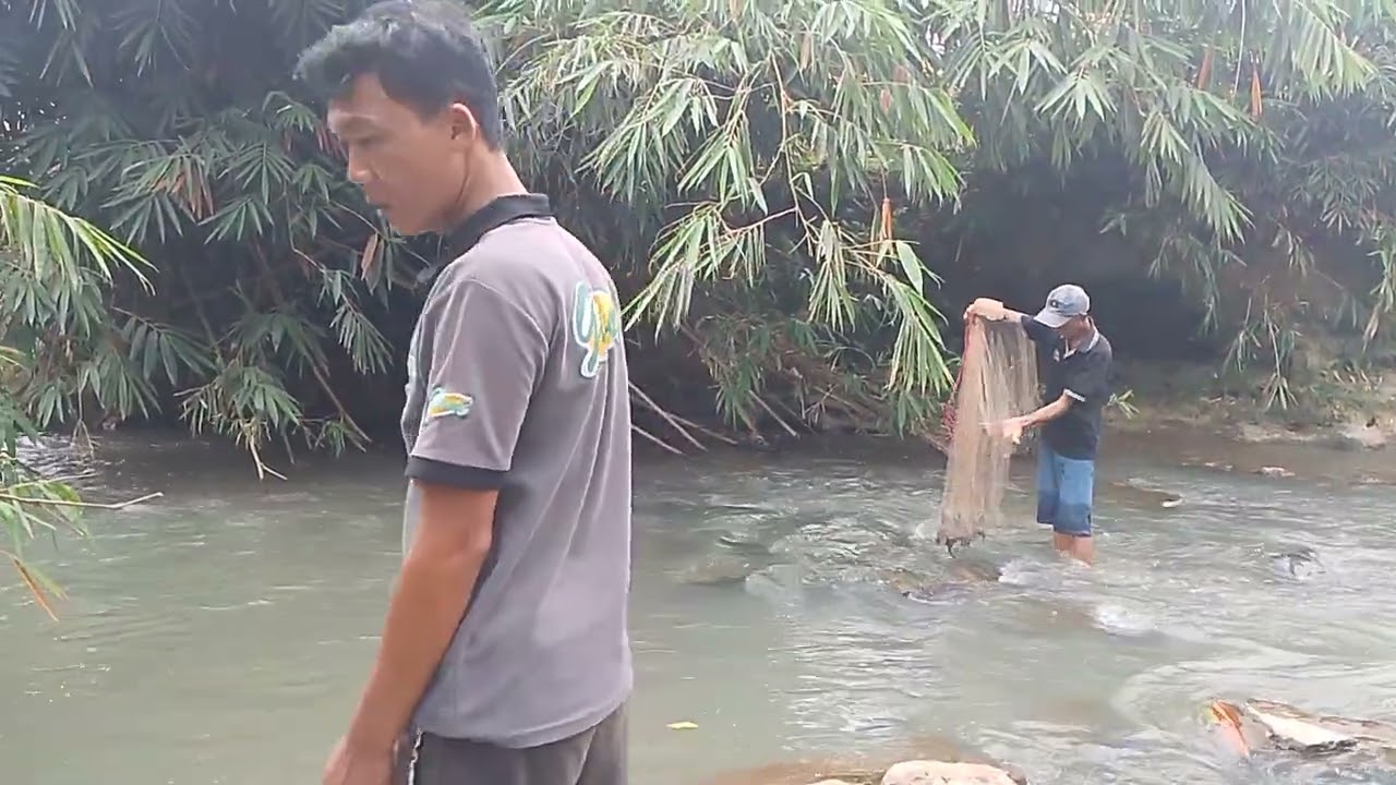 PETUALANG MENJALA IKAN DIAIR YG DERAS DAPAT HANYU BANYU