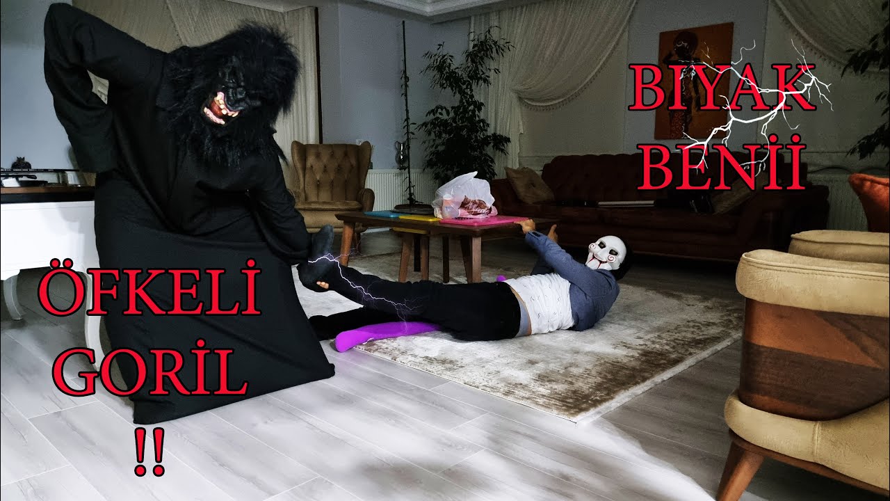 MASKELİ BAYRAMDA ÖFKELİ GORİLİ GETİRDİ / ANNEM MASKELİNİN KAFASINA VURUP BAYILTTI