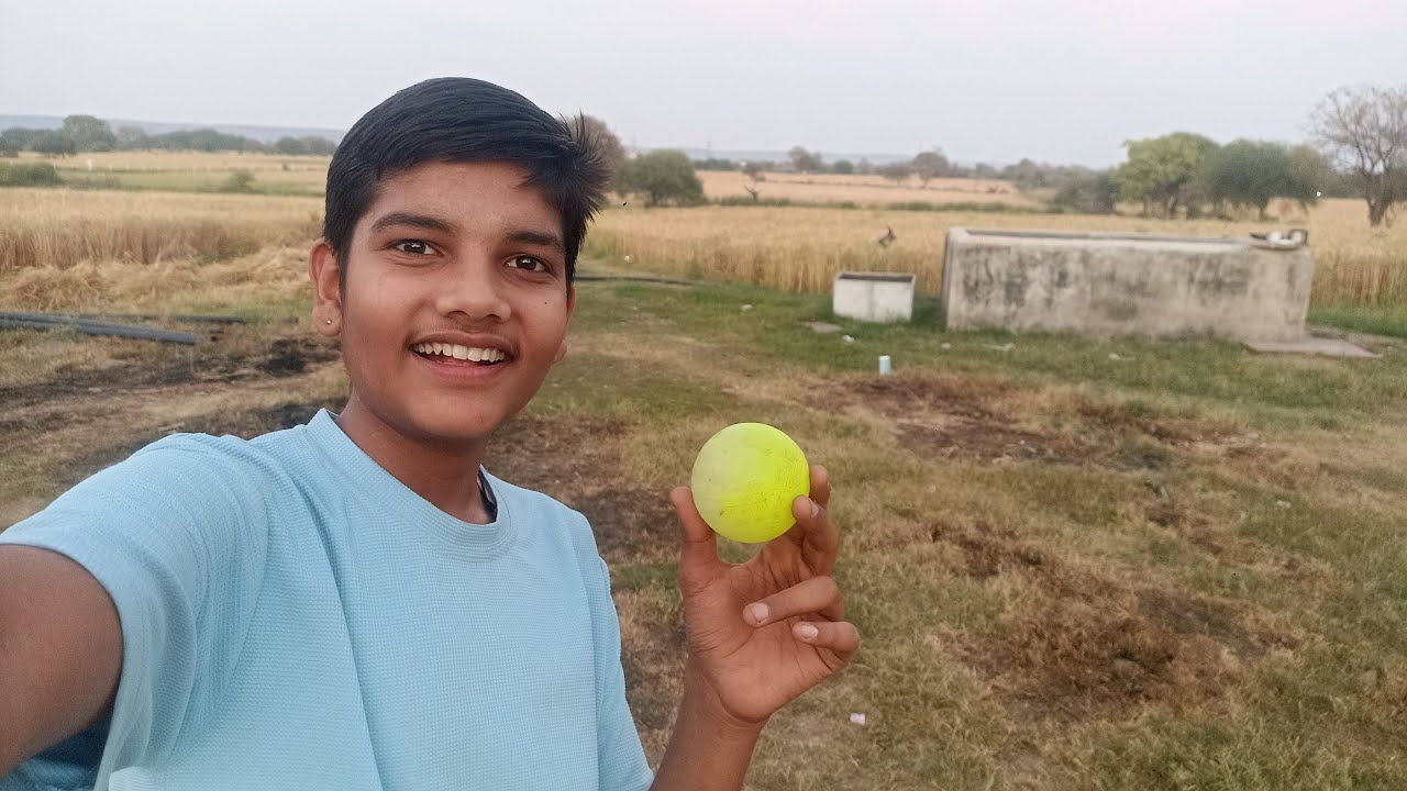 गली में बोल से युद्ध। 💪Last Tak Kaun Tika? #vlog #explore #souravjoshivlogs #chellenge #ball fight 
