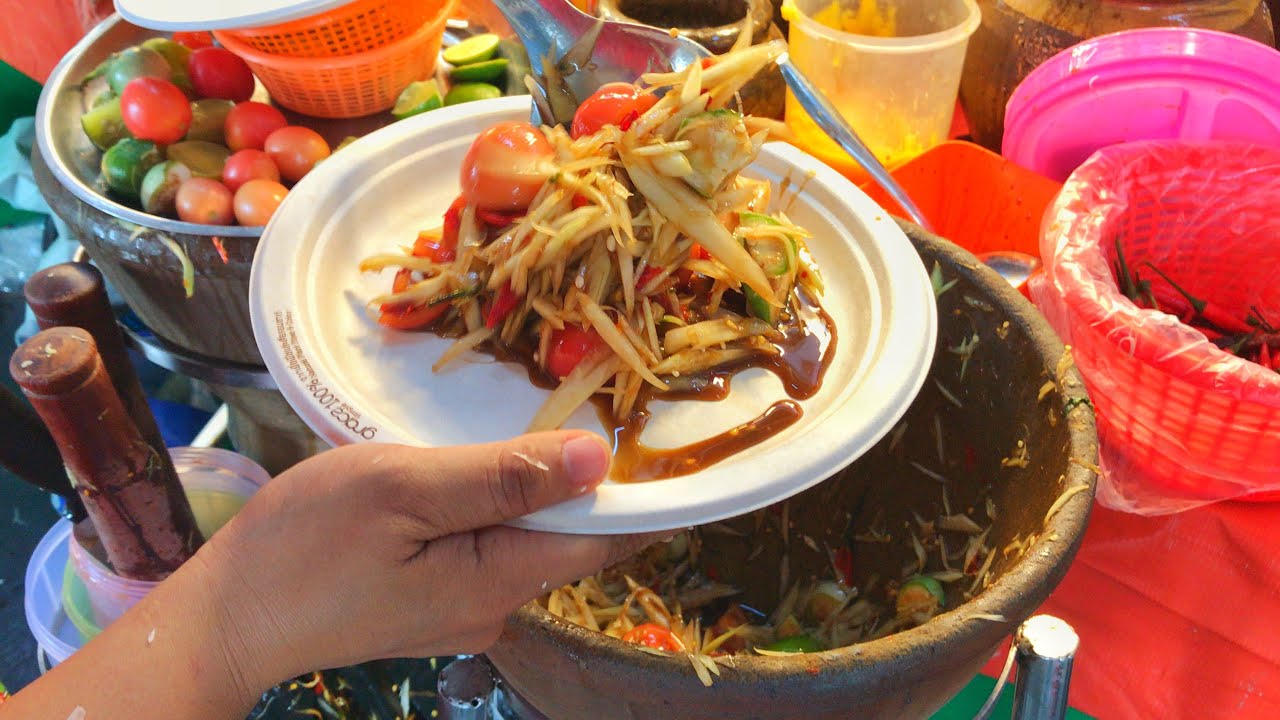 GREEN PAPAYA SALAD RECIPE | BEST THAI PAPAYA SALAD | SOM TUM | STREET FOOD PAPAYA SALAD
