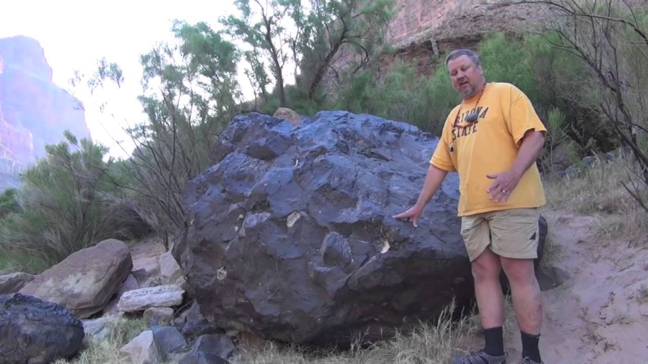 Characteristics of basalt an igneous rock of the mantle