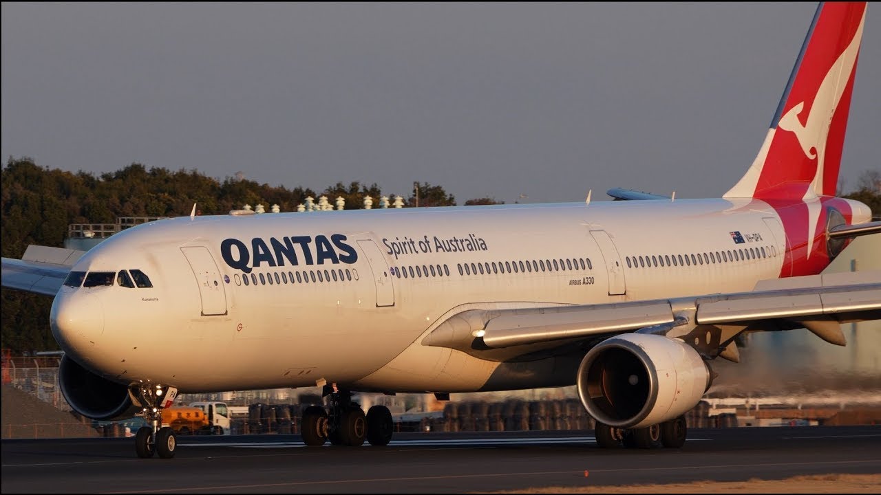 Qantas Airbus A330-300 VH-QPA VH-QPF Landing at Narita 34R | NRT/RJAA