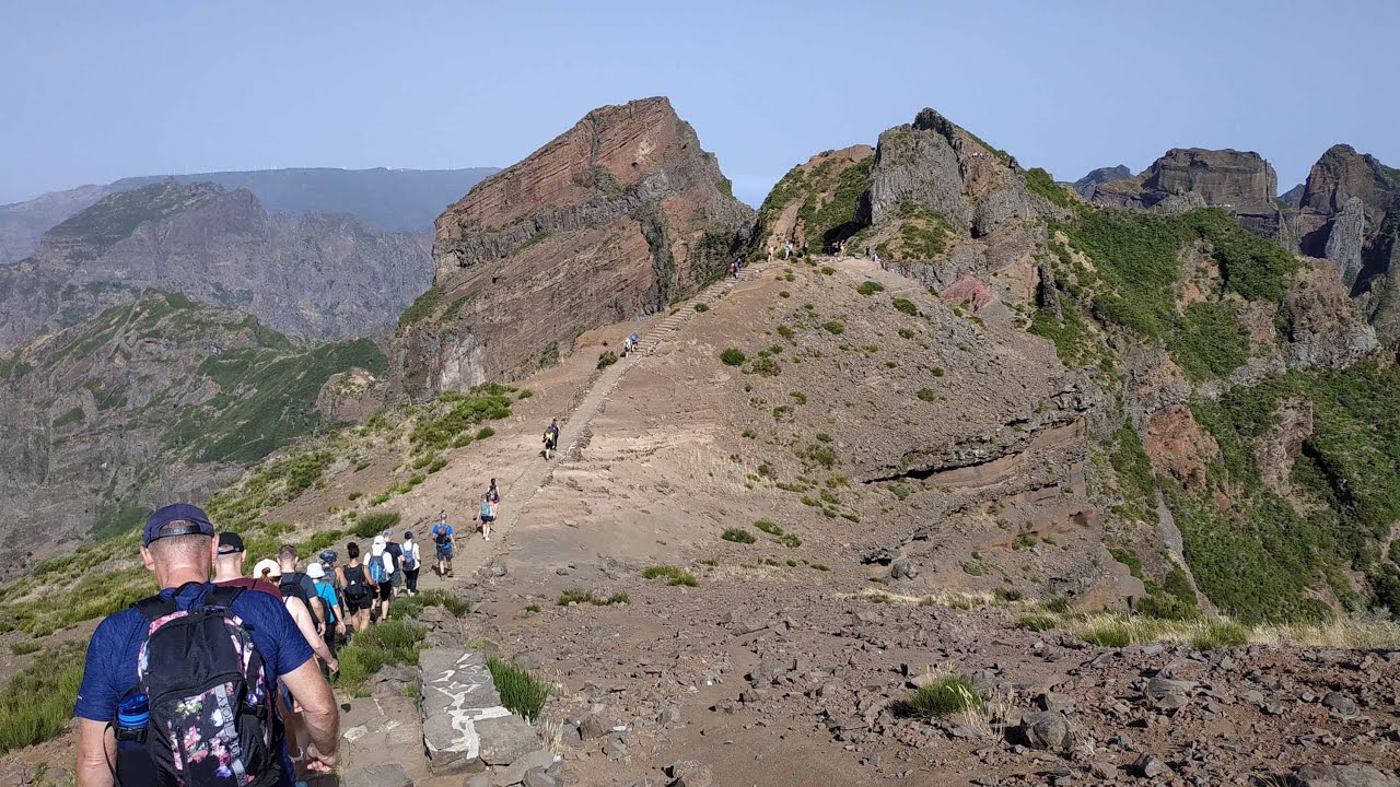 Pedestrian trail Pico do Areeiro to Pico Ruivo (Madeira Island)