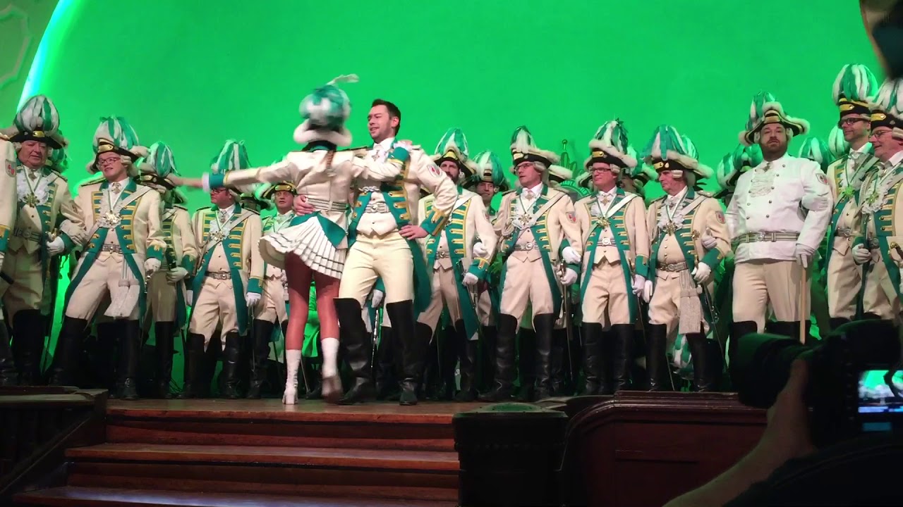 Erster Tanz des Tanzpaares der Krefelder Prinzengarde der Session 2017/2018
