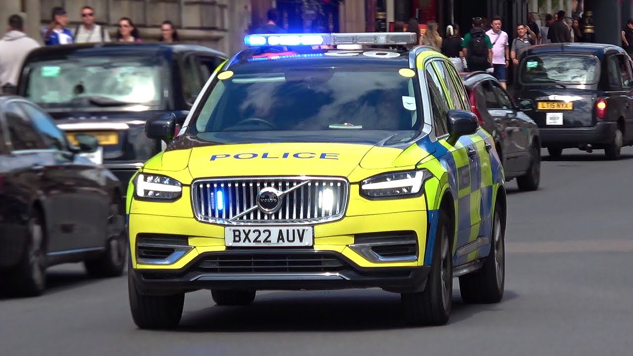 LONDON Emergency Response - Police, Fire brigade & Ambulances responding | Emergency Vehicles London