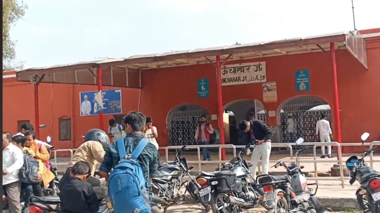 Unchahar Jn  Raebareli Jn Shuttle Passenger Train Train 04253 | 5 Coach Train With Diesel Loco