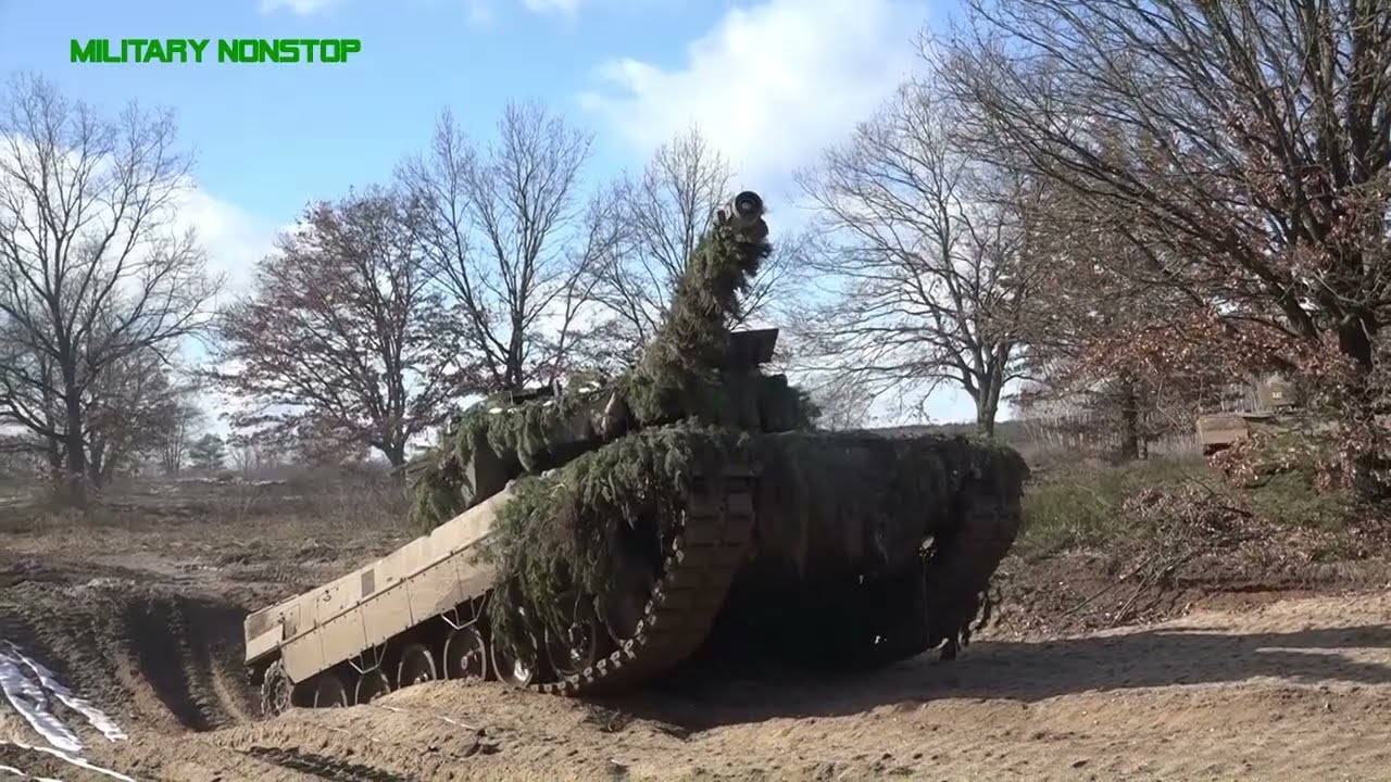 Bison Strike! Schlamm, Dreck, tiefe Bodenwelle - Panzerzug mit Leopard 2A6A3 im Vorstoß!
