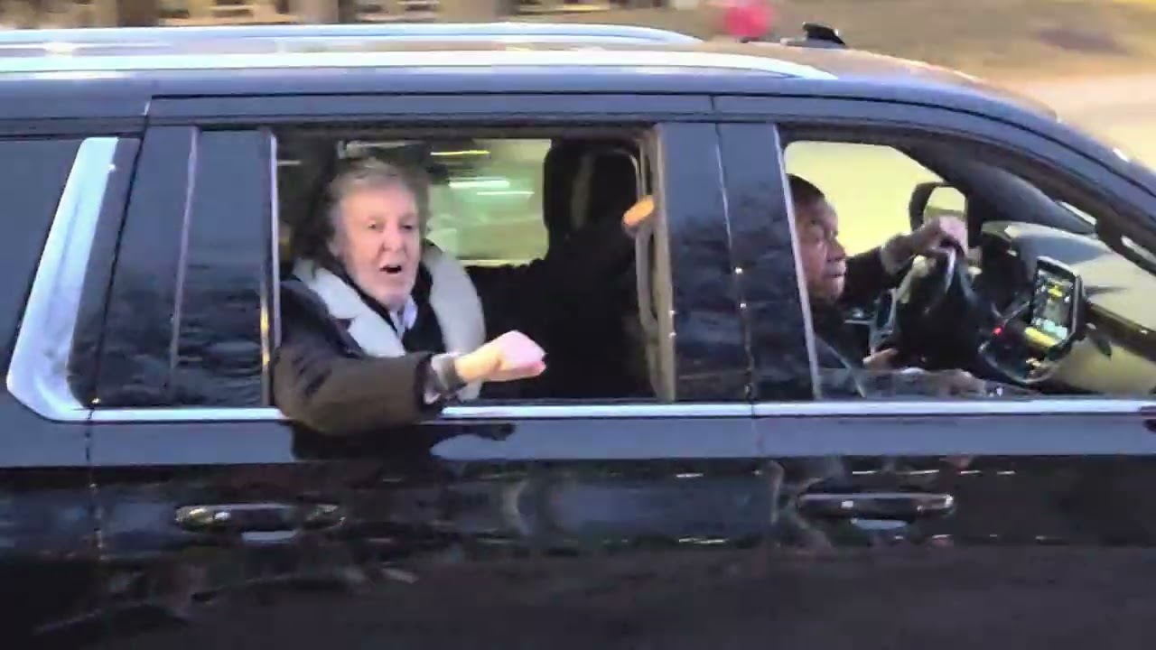 Paul McCartney arriving at United Center in Chicago 2025 1st night 