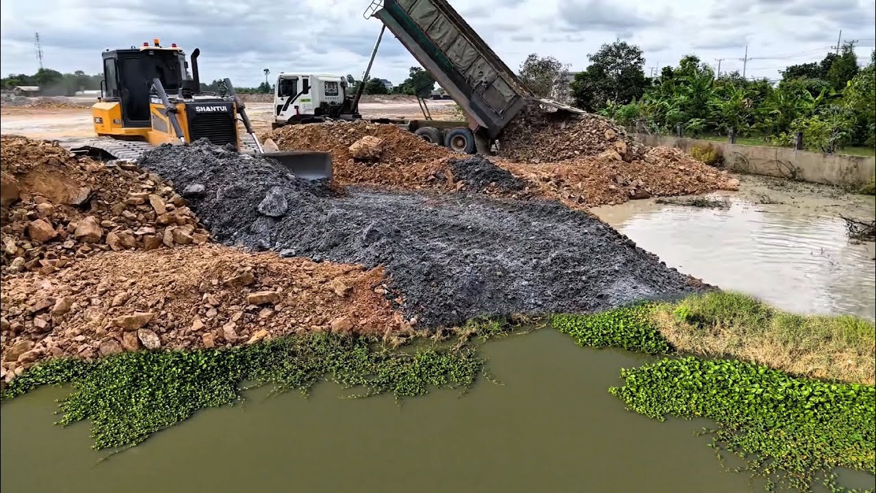 ME Skill Project Bulldozer DH17C3 Skill For Building The Water Using Stone For Fill Landfill Pushing
