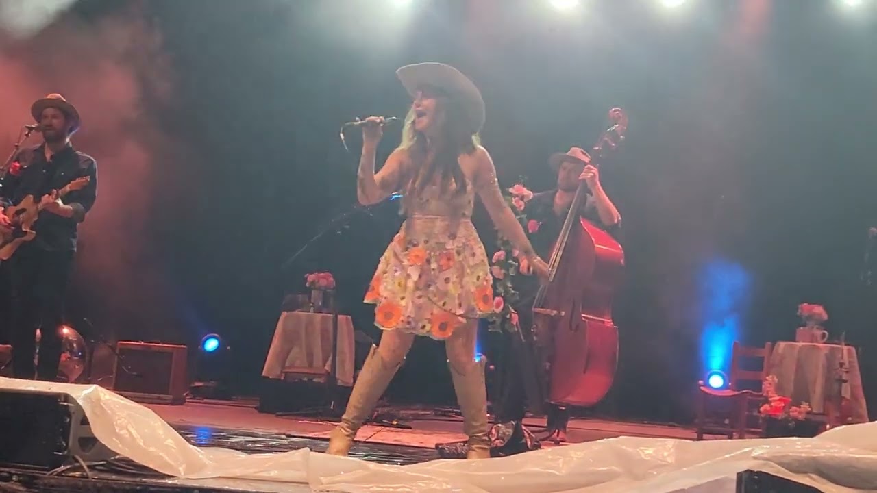 Sierra Ferrell - Don't Let Me Down
