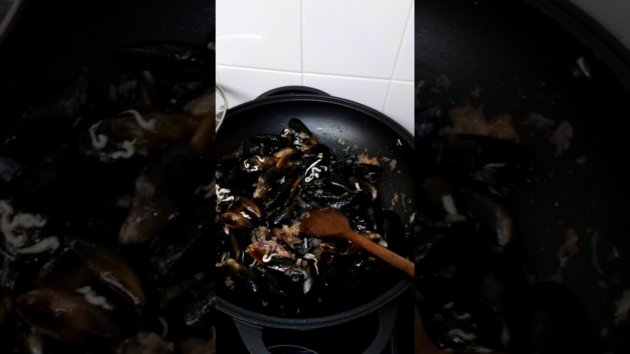 شوربة بوزروك او محار البحر بمكونات بسيطة وصحية موجودة باي بيت