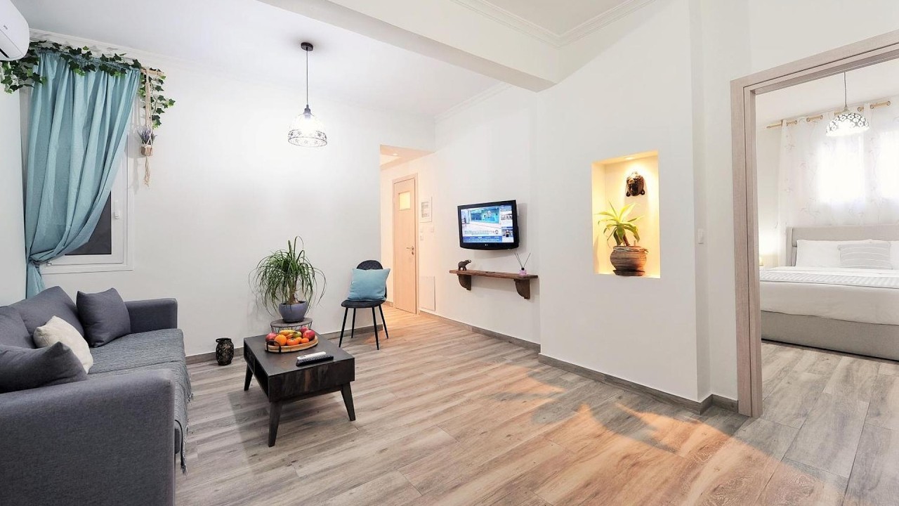 Bella Ciao Guest House | Athens, Greece | Hotel Review ⭐