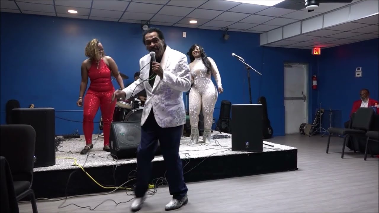 BOBBY RUSH LIVE- PT-1 Upclose & Intimate Performance