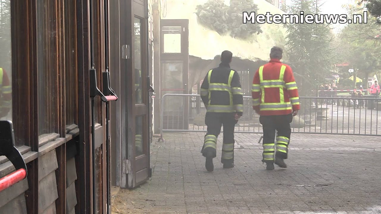 Shovel brand in loods attractiepark Slagharen