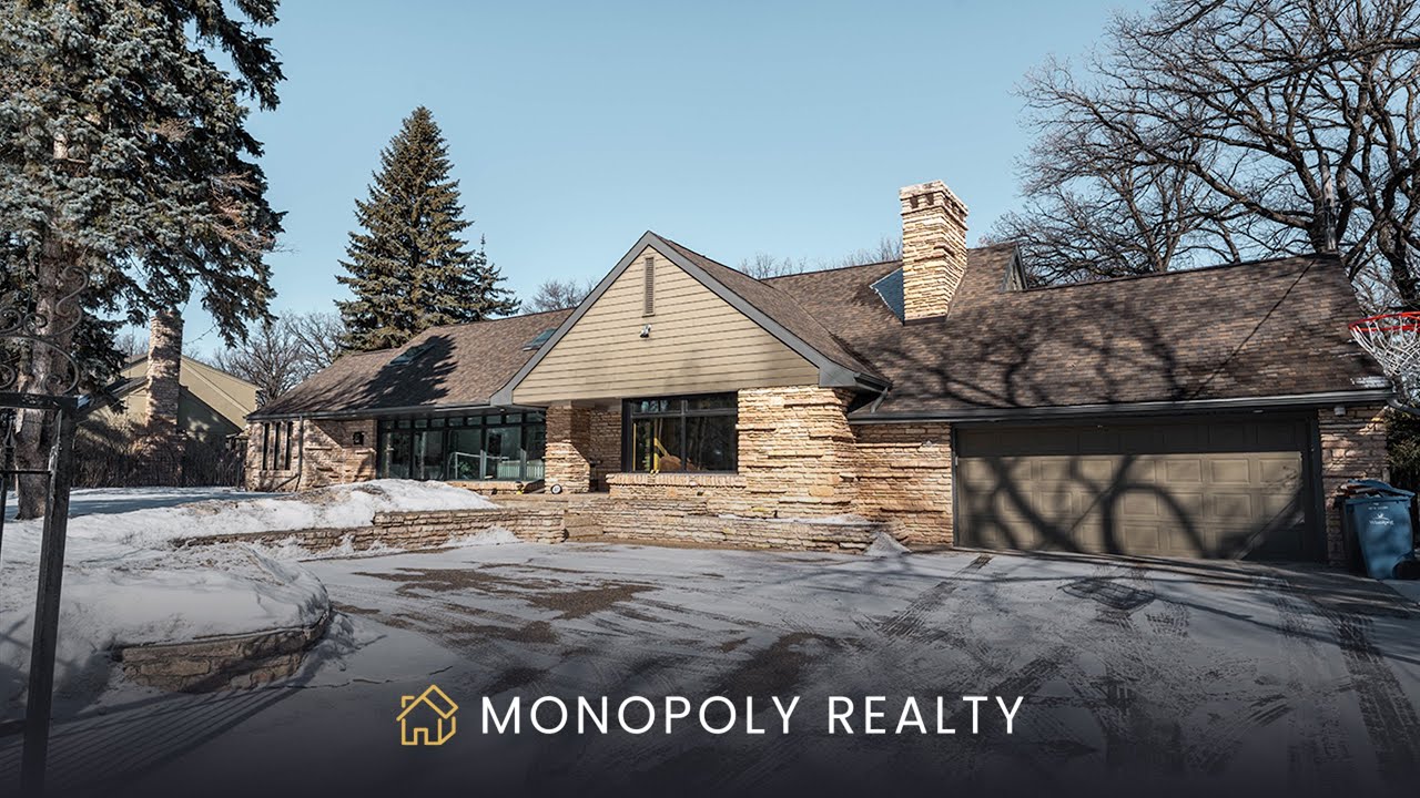 Luxury Living on Winnipeg's most prestigious streets l 815 Wellington Crescent
