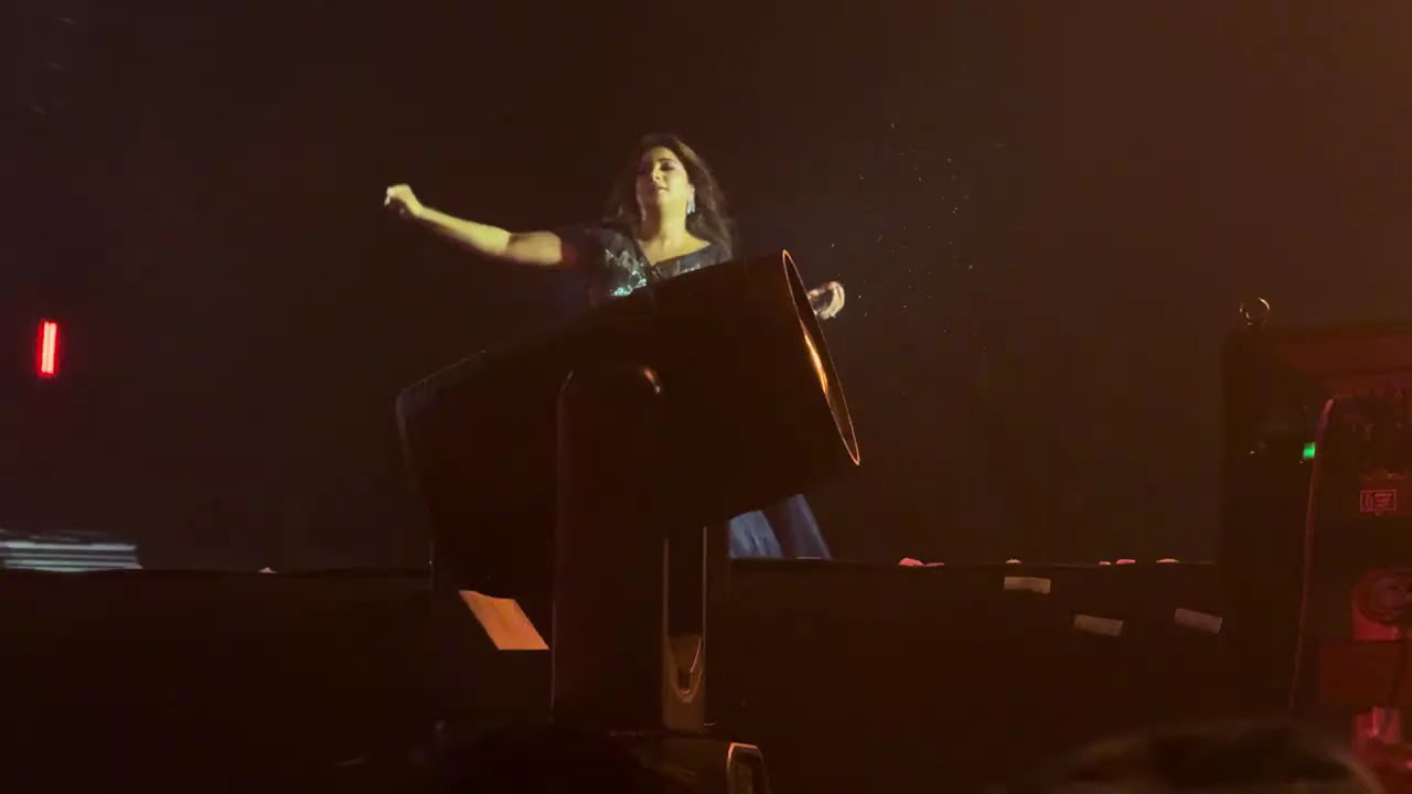 Shreya Ghoshal l YMCA  Chennai l Chikni Chameli l All Hearts Tour