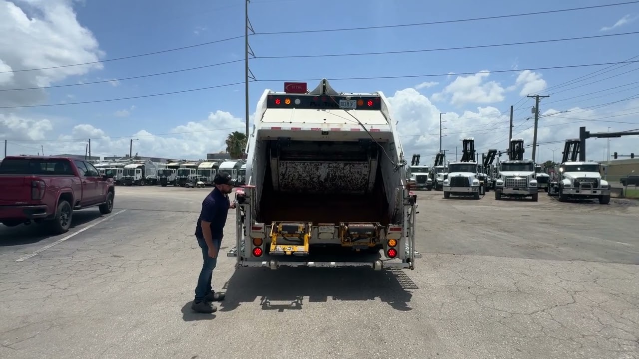 2023 CCC LET2 25 yd. Pac-Tech Rear Loader Garbage Truck - 108195