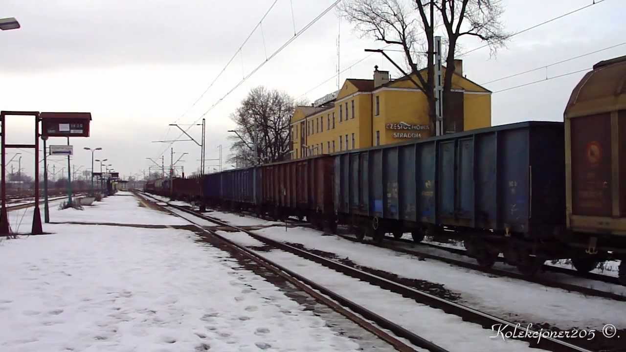 Nietypowy 16-osiowy wagon - Uaai w składzie ET22-935 - Częstochowa Stradom.