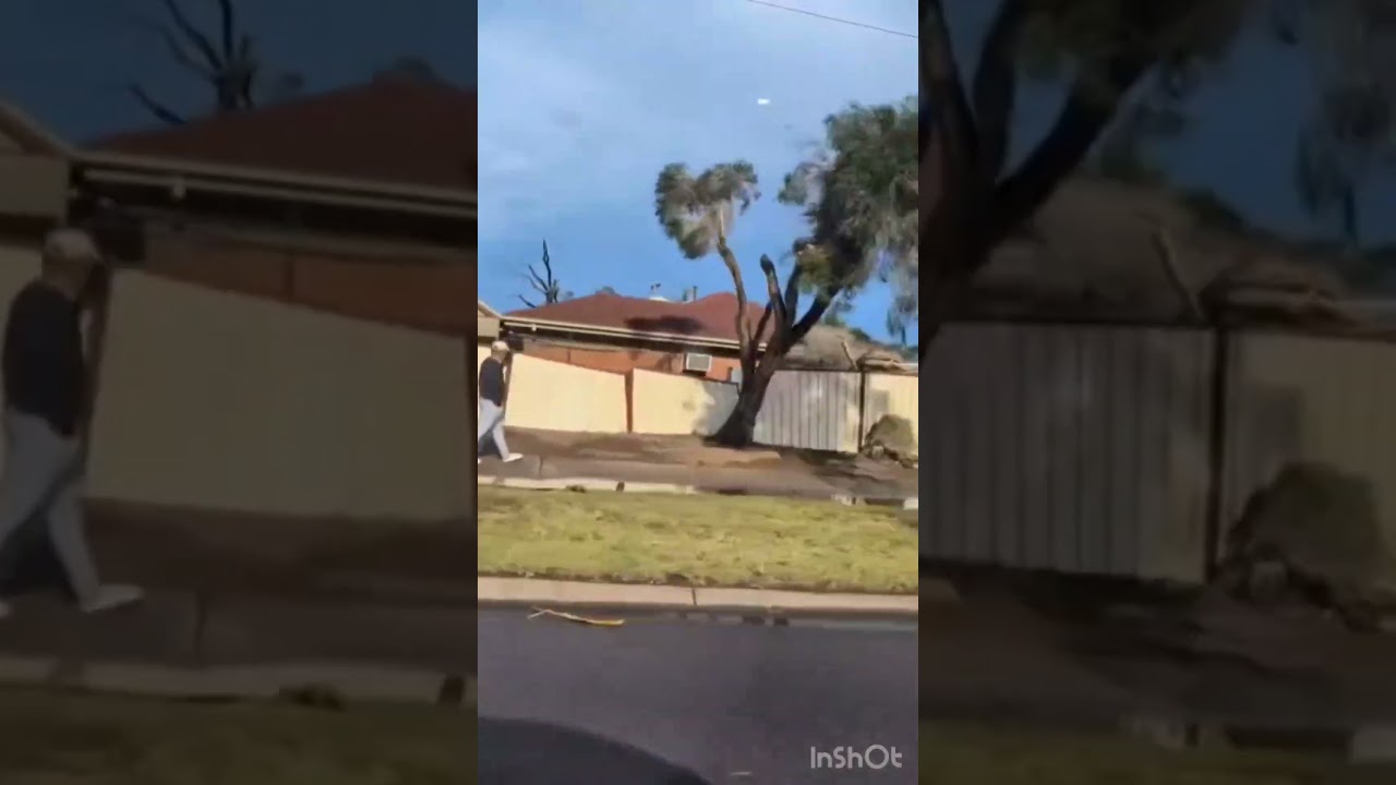 Tornado captured in Werribee, Victoria 2025 #TornadoInAustralia #AustralianTornado #WeatherAustralia