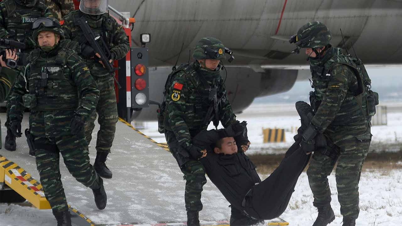 China holds anti-hijack drill at Xiamen airport