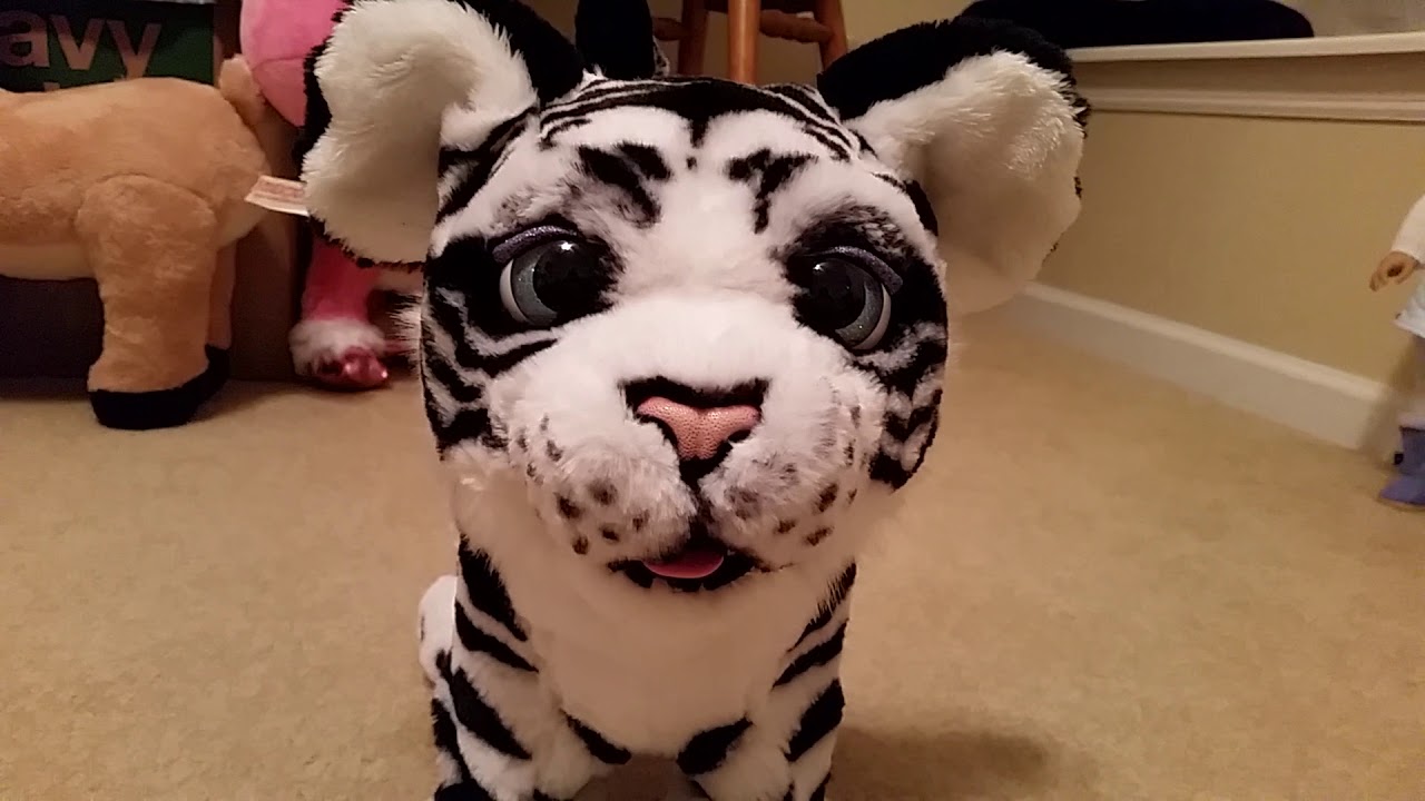FurReal Ivory the Roarin' Tiger! Demo part 2. She's amazing!