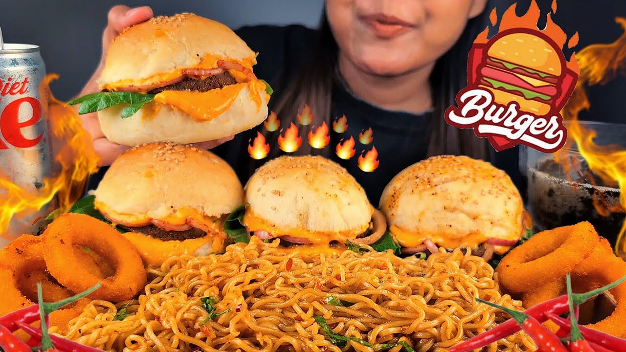 COOKING & EATING CHEESY BURGERS WITH SPICY NOODLES & CRISPY ONION RINGS | EATING BURGERS & NOODLES