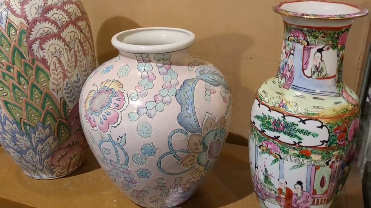 海滨小镇拍卖行取货，带大家看看镇上的古董店都有哪些中国古董。