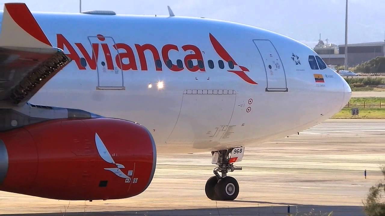 PSatB Avianca A330 New Livery Take-off Barcelona-El Prat (N968AV) + 757