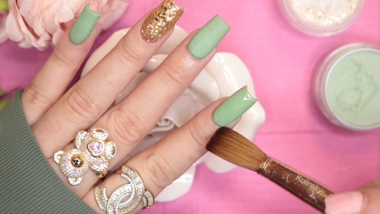 Uñas con Verde Vintage y Dorado 😎😎😎
