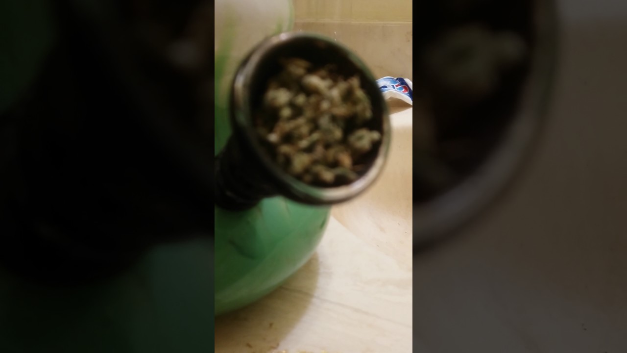 Pretty girl 1.7 bong hit