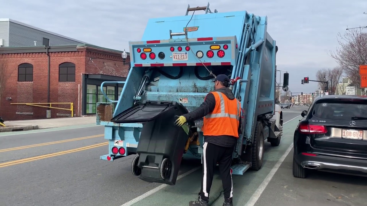 S&K Waste Management 3~ Kenworth T370 Pak-Mor Rear Loader