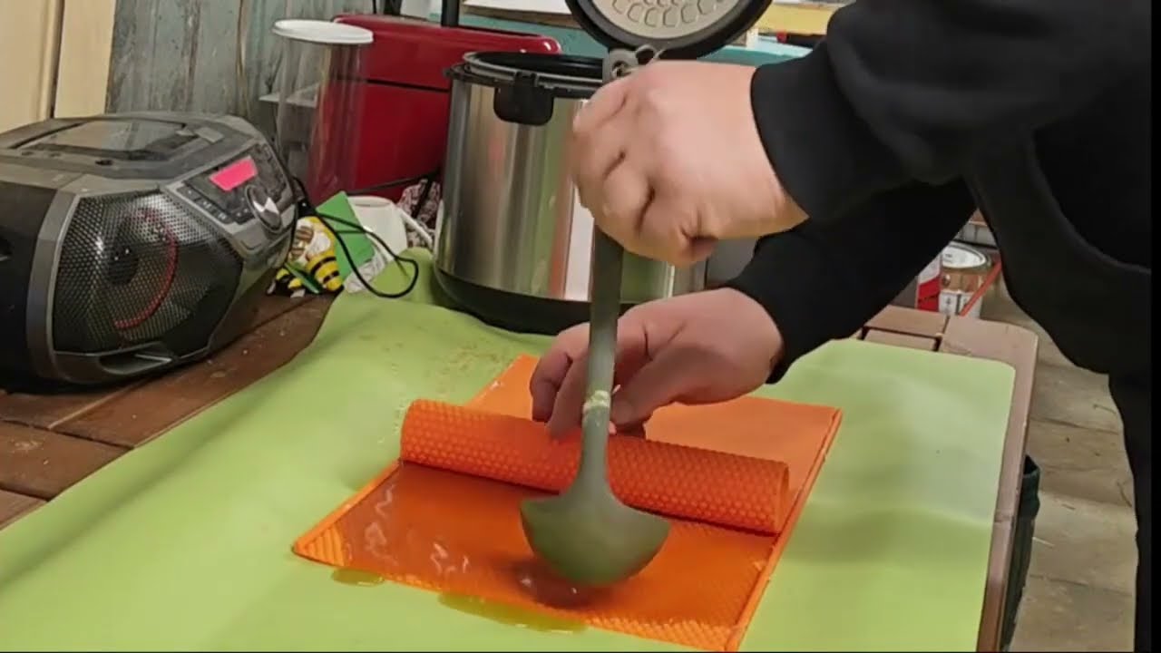 První zkouška odlévání mezistěn.