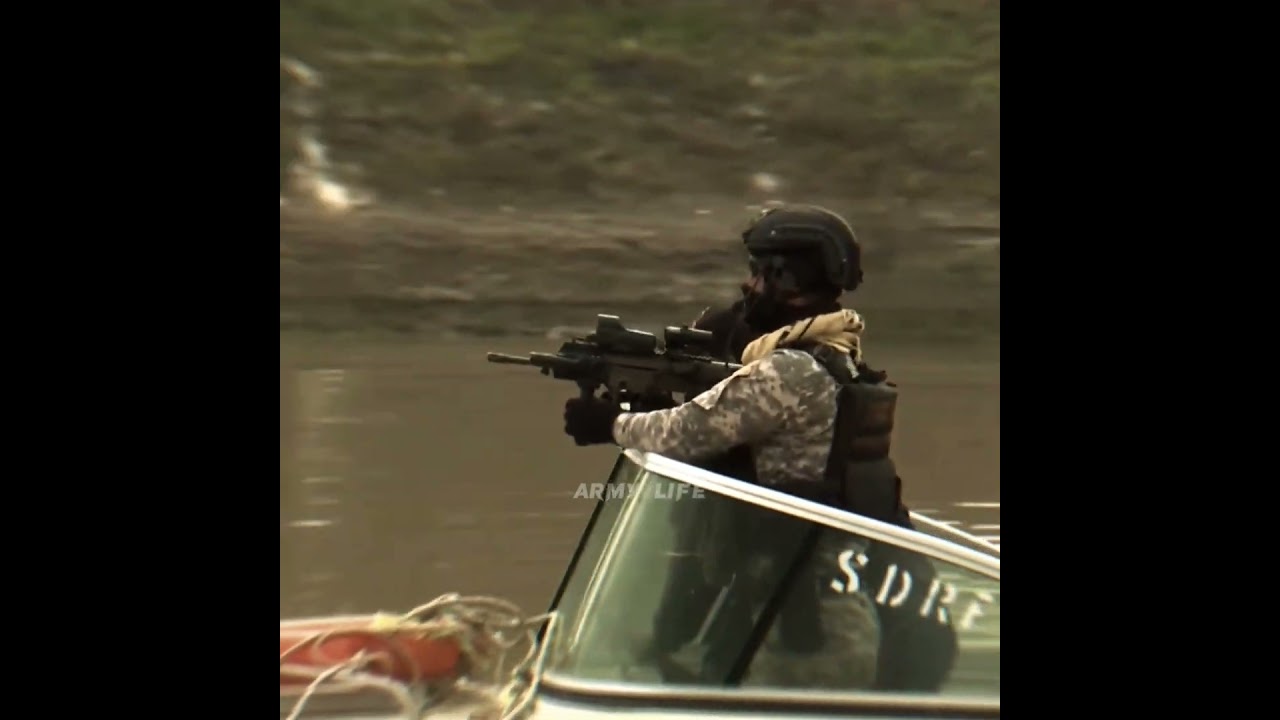 Marcos Commando Patrolling in Jhelum River #marcos #marcoscommando #specialforces #indiannavy