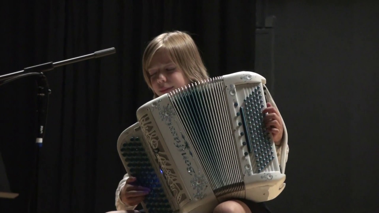 Mozart, Sonate K 545, Accordéon basses chromatiques - Cover Madlyn music 11 ans - Madlyn accordeon