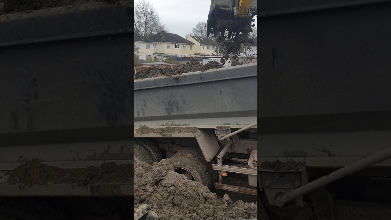 Wacker Neuson ET90 loading muck away