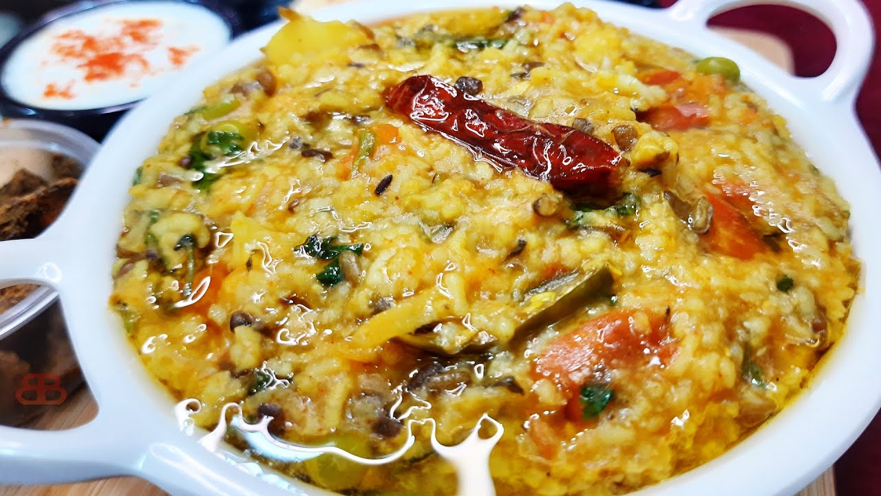 Urad Dal ki Khichdi Recipe | ऐसे बनाएँ उड़द दाल की खिचड़ी | Makar Sankranti Special | Bhanas Bhat #39